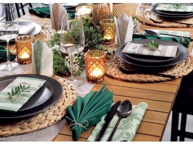 Table runner dark green, Airlaid textile 2